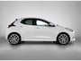 Toyota Yaris 1.5 Hybrid 130 Executive | BTW voertuig | Dodehoek detectie | Stoel+stuurverwarming | Parkeersensoren voor+achter | Draadloze telefoonlader | Navigatie | Apple CarPlay/Android Auto | Cruise Control Adaptive |