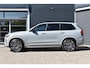 Volvo XC90 T8 Recharge Ultra Executive Edition l Luchtvering l 360 camera l Head-Up Display l Bowers&Wilkins surround Systeem l stuur- / stoelverwarming l Stoelventilatie l Massage l Panoramisch Schuif- kantel dak l BLIS l 22 Inch l 3e Zitrij