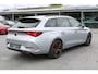 CUPRA Leon Sportstourer 1.4 e-Hybrid 245pk Performance DSG Automaat / Navigatie / LM 19 inch / Camera / Park Assist / Full LED / Wegkl trekhaak