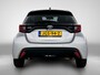 Toyota Yaris 1.5 Hybrid 115 Dynamic Comfort Pack | BTW voertuig | Stoel+stuurverwarming | Dodehoek detectie | Parkeersensoren voor+achter | Climate Control | Cruise Control Adaptive | Achteruitrijcamera | Apple CarPlay/Android Auto |