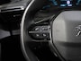Peugeot e-2008 EV Allure 50 kWh 136PK | 1ste eigenaar | AppleCarPlay/AndroidAuto | Climate Control | Cruise Control | Keyless | FULL LED | LMV | Parkeersensoren | Privacy Glass | Isofix | Trekhaak |