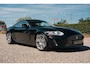 Jaguar XKR 5.0 V8 Coupé Portfolio 510 pk | 100% Jaguar Service | 1e Eigenaar | Clima | Cruise | Leder | Navi | Stoelkoeling |