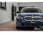 BMW 3-Serie 320i xDrive High Executive Luxury line, trekhaak, schuifdak, driving assistant, parking assistant,