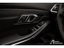 BMW 3-Serie 320i xDrive High Executive Luxury line, trekhaak, schuifdak, driving assistant, parking assistant,