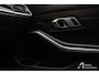BMW 3-Serie 320i xDrive High Executive Luxury line, trekhaak, schuifdak, driving assistant, parking assistant,