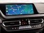 BMW 1-Serie 118i M Sport Automaat (PANORAMADAK, M PAKKET, APPLE CARPLAY, GROOT NAVI, CAMERA, SPORTSTOELEN, SPOILER, GETINT GLAS, SFEERVERLICHTING, NIEUWSTAAT)
