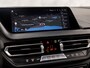 BMW 1-Serie 118i M Sport Automaat (PANORAMADAK, M PAKKET, APPLE CARPLAY, GROOT NAVI, CAMERA, SPORTSTOELEN, SPOILER, GETINT GLAS, SFEERVERLICHTING, NIEUWSTAAT)
