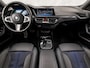 BMW 1-Serie 118i M Sport Automaat (PANORAMADAK, M PAKKET, APPLE CARPLAY, GROOT NAVI, CAMERA, SPORTSTOELEN, SPOILER, GETINT GLAS, SFEERVERLICHTING, NIEUWSTAAT)