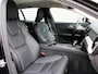 Volvo V60 2.0 T5 Momentum Automaat / Leder interieur / Trekhaak semi elektrisch / Achterbank verwarmd / Reservewiel / Intellisafe