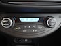 Toyota Yaris 1.5 Hybrid Energy Plus | Dealer onderhouden | Half leder/Alcantara bekleding | Parkeersensoren achter | Navigatie | Cruise Control | Climate control | Achteruitrijcamera |