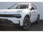 Lynk & Co 01 276PK Automaat Core / Adaptieve cruise control / Stoel - en stuurwielverarming / Parkeersensoren met camera / Apple carplay / Trekhaak / Metallic lak / 19" lichtmetalen velgen