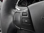 Peugeot 2008 1.2 Signature | Nieuwe Riem | Dealeronderhouden | Trekhaak | Cruise Control | Allseasonbanden|