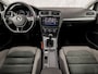 Volkswagen Golf 1.0 TSI Sportline (APPLE CARPLAY, GROOT NAVI, ALCANTARA, DYNAMISCHE KNIPPERLICHTEN, SPORTSTOELEN, STOELVERWARMING, ADAPTIVE CRUISE, PARKEERSENSOREN, NIEUWSTAAT)