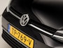 Volkswagen Golf 1.0 TSI Sportline (APPLE CARPLAY, GROOT NAVI, ALCANTARA, DYNAMISCHE KNIPPERLICHTEN, SPORTSTOELEN, STOELVERWARMING, ADAPTIVE CRUISE, PARKEERSENSOREN, NIEUWSTAAT)