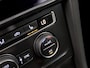 Volkswagen Golf 1.0 TSI Sportline (APPLE CARPLAY, GROOT NAVI, ALCANTARA, DYNAMISCHE KNIPPERLICHTEN, SPORTSTOELEN, STOELVERWARMING, ADAPTIVE CRUISE, PARKEERSENSOREN, NIEUWSTAAT)