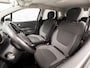 Renault Captur 1.2 TCe Dynamique Automaat (NAVIGATIE, BLACK PACK, CLIMATE, TREKHAAK, SPORTSTOELEN, GETINT GLAS, LM VELGEN, CRUISE, NIEUWSTAAT)
