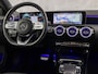 Mercedes-Benz A-klasse 200 AMG Sport 163Pk Automaat (PANORAMADAK, GROOT NAVI, SFEERVERLICHTING, CAMERA, STOELVERWARMING, SPORTSTOELEN, GETINT GLAS, LEDER/ALCANTARA, NIEUWSTAAT)