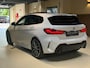 BMW 1-Serie 120i High Executive|Pano|HUD|Keyless|Sfeer