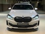BMW 1-Serie 120i High Executive|Pano|HUD|Keyless|Sfeer