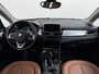 BMW 2-Serie Active Tourer 220i 192PK Luxury Centennial High Executive Automaat Camera Trekhaak Leder Head-Up Display Stoelverwarming Elek.Achterklep Navi Cruise Control Pdc Bluetooth Lmv Led Isofix ESP ABS Keyless Regen-Lichtsensor I-Drive 1.500KG Trekgewicht 1e Eigenaar Origineel Nederlandse Auto