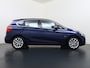 BMW 2-Serie Active Tourer 220i 192PK Luxury Centennial High Executive Automaat Camera Trekhaak Leder Head-Up Display Stoelverwarming Elek.Achterklep Navi Cruise Control Pdc Bluetooth Lmv Led Isofix ESP ABS Keyless Regen-Lichtsensor I-Drive 1.500KG Trekgewicht 1e Eigenaar Origineel Nederlandse Auto