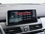 BMW 2-Serie Active Tourer 220i 192PK Luxury Centennial High Executive Automaat Camera Trekhaak Leder Head-Up Display Stoelverwarming Elek.Achterklep Navi Cruise Control Pdc Bluetooth Lmv Led Isofix ESP ABS Keyless Regen-Lichtsensor I-Drive 1.500KG Trekgewicht 1e Eigenaar Origineel Nederlandse Auto