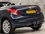 Peugeot 207 CC 1.6 VTi Griffe (CLIMATE, TREKHAAK, CRUISE, SPORTSTOELEN, ELEKTRISCHE KAP, PARKEERSENSOREN, ELEK PAKKET, NIEUWSTAAT)