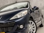 Peugeot 207 CC 1.6 VTi Griffe (CLIMATE, TREKHAAK, CRUISE, SPORTSTOELEN, ELEKTRISCHE KAP, PARKEERSENSOREN, ELEK PAKKET, NIEUWSTAAT)