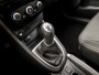 Renault Clio Estate 0.9 TCe Night&Day (NAVIGATIE, LM VELGEN, GETINT GLAS, SPORTSTOELEN, CRUISE, PARKEERSENSOREN, NIEUWE APK, NIEUWSTAAT)