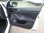 Volkswagen T-Cross 1.0 TSI Life Automatische airco, navigatie, apple carplay-android auto, trekhaak, licht metalen velgen 17 inch, parkeer sensoren voor en achter, enz.