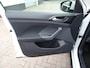 Volkswagen T-Cross 1.0 TSI Life Automatische airco, navigatie, apple carplay-android auto, trekhaak, licht metalen velgen 17 inch, parkeer sensoren voor en achter, enz.