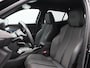 Peugeot e-2008 EV GT 54 kWh 156 Pk | Nieuw Model | Adaptive Cruise | 360 Camera | Trekhaak | Navigatie | CarPlay | Warmtepomp | Full LED | 17 Inch | 48.726 Km !!