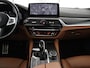 BMW 5-Serie Touring 520i Business Edition Plus | Panoramadak | Leder | Elektrische stoelen | Stoelverwarming | Carplay | Cruise control | Climate control | Trekhaak