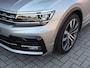 Volkswagen Tiguan 1.5 TSI ACT Highline Business R AUTOMAAT | Wegkl.th | Panodak | Dodehoek | 20'' Allseason | Stoel/ruitverw | ECC