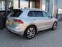 Volkswagen Tiguan 1.5 TSI ACT Highline Business R AUTOMAAT | Wegkl.th | Panodak | Dodehoek | 20'' Allseason | Stoel/ruitverw | ECC