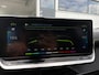 Peugeot e-2008 GT EV 3-FASEN 50kWh 136pk | KEYLESS ENTRY | STOELVERW. | 3D i-COCKPIT® | NAVI | CAMERA | 17'' LM | APPLE CARPLAY / ANDROID AUTO |