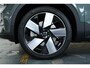 Volvo EX40 Single Motor Extended Range Ultra Europa 82 kWh | Semi-Electrische wegklapbare trekhaak | Panoramadak | 20" Lictmetalen velgen | Parkeersensoren voor + achter | 360° Parkeercamera | Harman Kardon Premium Audio | Electrische Bedienbare voorstoelen |