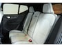 Volvo EX40 Single Motor Extended Range Ultra Europa 82 kWh | Semi-Electrische wegklapbare trekhaak | Panoramadak | 20" Lictmetalen velgen | Parkeersensoren voor + achter | 360° Parkeercamera | Harman Kardon Premium Audio | Electrische Bedienbare voorstoelen |
