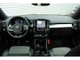 Volvo XC40 B4 Plus Dark Trekhaak, inklapbaar | Stoel-/stuurwielverwarming | Premium audio by Harman Kardon | Elektrisch verstelbare voorstoelen met geheugenfunctie | Adaptieve cruise control | 18 inch. lichtmetalen velgen | Pilot assist | BLIS | Apple carplay/ Android auto |