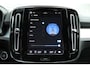 Volvo XC40 B4 Plus Dark Trekhaak, inklapbaar | Stoel-/stuurwielverwarming | Premium audio by Harman Kardon | Elektrisch verstelbare voorstoelen met geheugenfunctie | Adaptieve cruise control | 18 inch. lichtmetalen velgen | Pilot assist | BLIS | Apple carplay/ Android auto |
