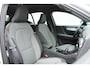 Volvo XC40 B4 Plus Dark Trekhaak, inklapbaar | Stoel-/stuurwielverwarming | Premium audio by Harman Kardon | Elektrisch verstelbare voorstoelen met geheugenfunctie | Adaptieve cruise control | 18 inch. lichtmetalen velgen | Pilot assist | BLIS | Apple carplay/ Android auto |