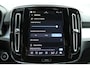 Volvo XC40 B4 Plus Dark Trekhaak, inklapbaar | Stoel-/stuurwielverwarming | Premium audio by Harman Kardon | Elektrisch verstelbare voorstoelen met geheugenfunctie | Adaptieve cruise control | 18 inch. lichtmetalen velgen | Pilot assist | BLIS | Apple carplay/ Android auto |
