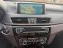 BMW X1 xDrive20i xLine | 3E EIGENAAR | 12MND GARANTIE | PANO DAK | HEAD UP | LEDER | NAVI |
