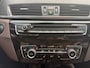 BMW X1 xDrive20i xLine | 3E EIGENAAR | 12MND GARANTIE | PANO DAK | HEAD UP | LEDER | NAVI |