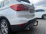 BMW X1 xDrive20i xLine | 3E EIGENAAR | 12MND GARANTIE | PANO DAK | HEAD UP | LEDER | NAVI |