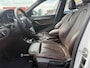 BMW X1 xDrive20i xLine | 3E EIGENAAR | 12MND GARANTIE | PANO DAK | HEAD UP | LEDER | NAVI |