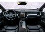 Volvo XC60 2.0 T6 Plug-in Hybrid AWD Plus Dark | PHEV Long Range | Harman Kardon Audio | Panoramadak | Achteruitrijcamera | Sportstoelen | Stoelverwarming voor en achter | Keyless Entry | Elektrische Achterklep | Elektrisch Verstelbare Voorstoelen | Cruise Control Adaptief | BLIS | Navigatie | Apple Carplay | Android Auto
