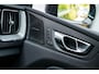 Volvo XC60 2.0 T6 Plug-in Hybrid AWD Plus Dark | PHEV Long Range | Harman Kardon Audio | Panoramadak | Achteruitrijcamera | Sportstoelen | Stoelverwarming voor en achter | Keyless Entry | Elektrische Achterklep | Elektrisch Verstelbare Voorstoelen | Cruise Control Adaptief | BLIS | Navigatie | Apple Carplay | Android Auto