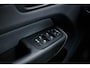 Volvo XC60 2.0 T6 Plug-in Hybrid AWD Plus Dark | PHEV Long Range | Harman Kardon Audio | Panoramadak | Achteruitrijcamera | Sportstoelen | Stoelverwarming voor en achter | Keyless Entry | Elektrische Achterklep | Elektrisch Verstelbare Voorstoelen | Cruise Control Adaptief | BLIS | Navigatie | Apple Carplay | Android Auto