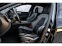 Volvo XC60 2.0 T6 Plug-in Hybrid AWD Plus Dark | PHEV Long Range | Harman Kardon Audio | Panoramadak | Achteruitrijcamera | Sportstoelen | Stoelverwarming voor en achter | Keyless Entry | Elektrische Achterklep | Elektrisch Verstelbare Voorstoelen | Cruise Control Adaptief | BLIS | Navigatie | Apple Carplay | Android Auto